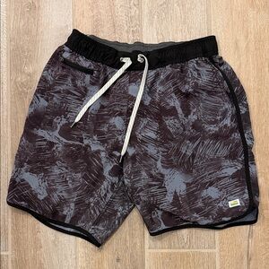 Vuori Charcoal Board Shorts Size Small